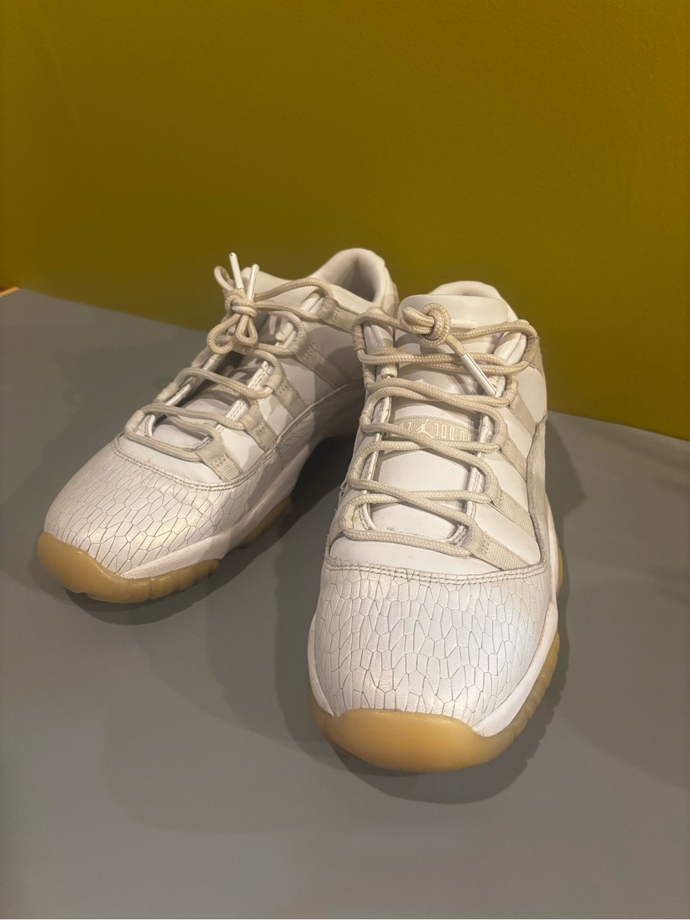 Jordan White Sneaker 7y.0437